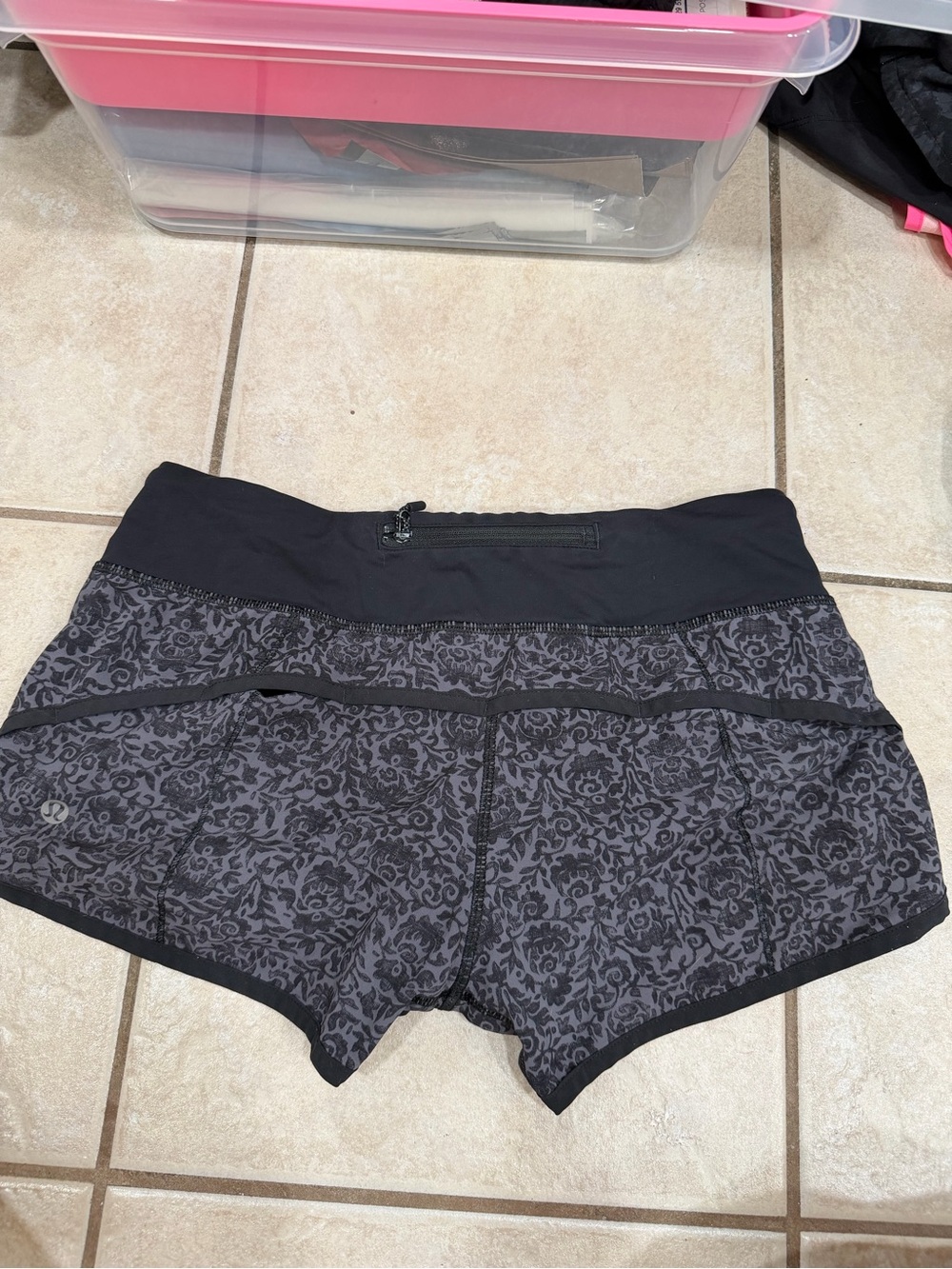 Lululemon Speed Up Short 2.5” - Picture 2 of 3